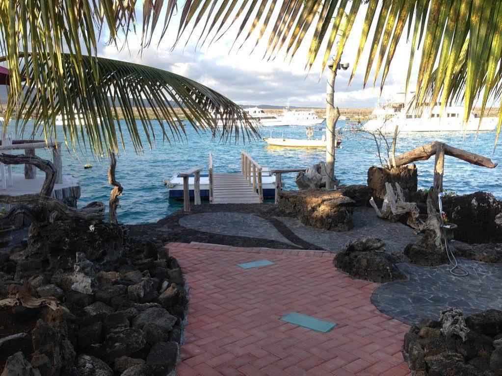 Hotel Angermeyer Waterfront Inn Puerto Ayora  Exterior foto